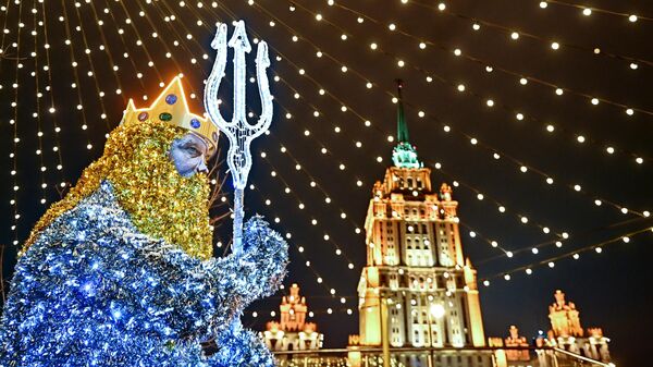 Новогодняя иллюминация на набережной Тараса Шевченко в Москве