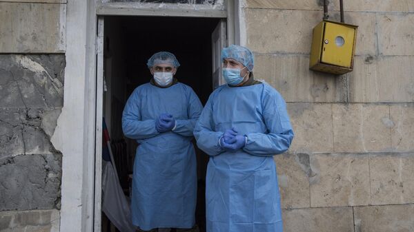 Прием пациентов медицинским отрядом Минобороны РФ в селе Айгестан Аскеранского района Нагорного Карабаха