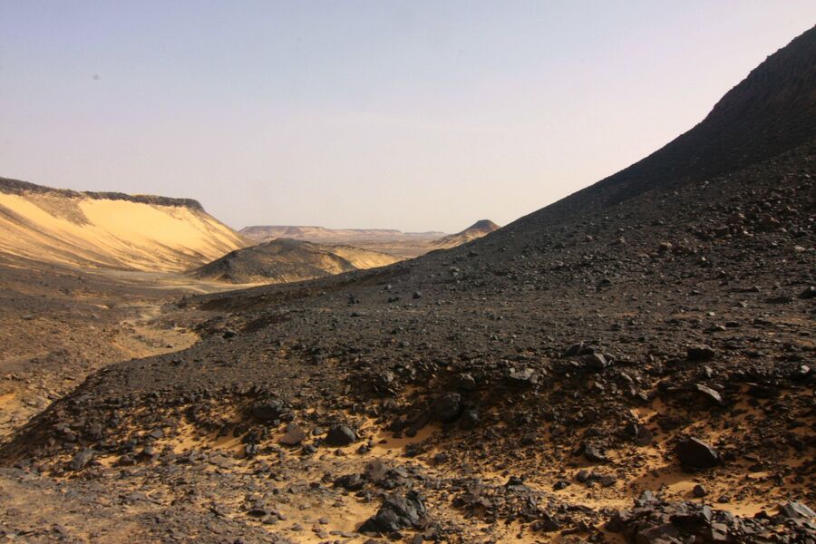 Черная пустыня в Египте