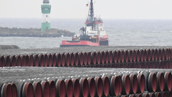 Трубы для строительства газопровода Nord Stream 2 в порту Мукран, Германия