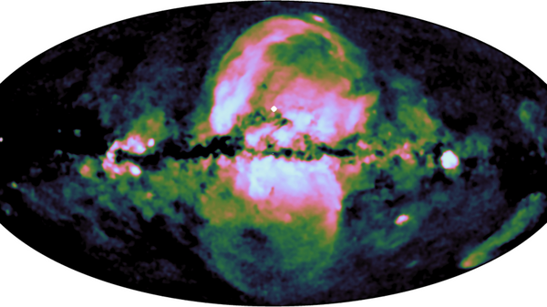 Карта диффузного рентгеновского излучения в диапазоне 0.6–1.0 кэВ, полученная телескопом СРГ/еРОЗИТА. Вклад точечных источников был удален