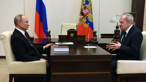 Президент РФ Владимир Путин и председатель Конституционного суда РФ Валерий Зорькин во время встречи