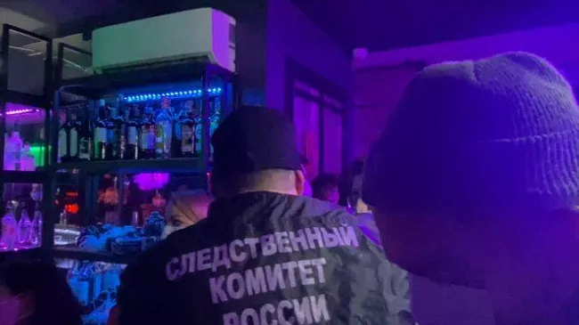 “Телефоны на стол!” Рейд по барам-нарушителям мер против COVID-19