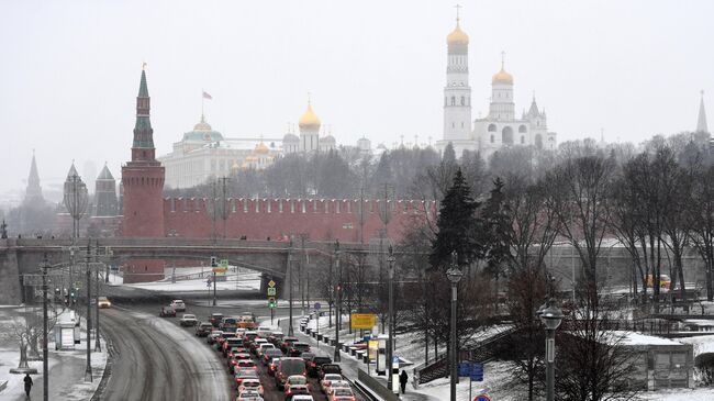 Автомобильное движение в центре Москвы