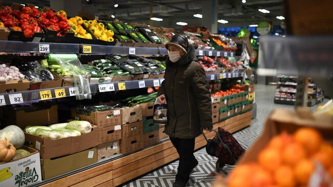 Предновогодняя торговля в магазине Пятерочка