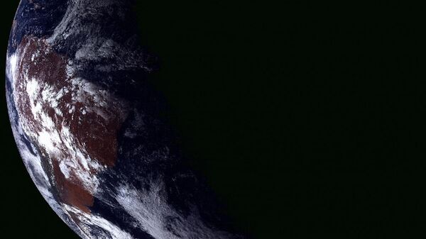 Спутник дистанционного зондирования Земли Электро-Л произвел съемку солнечного затмения