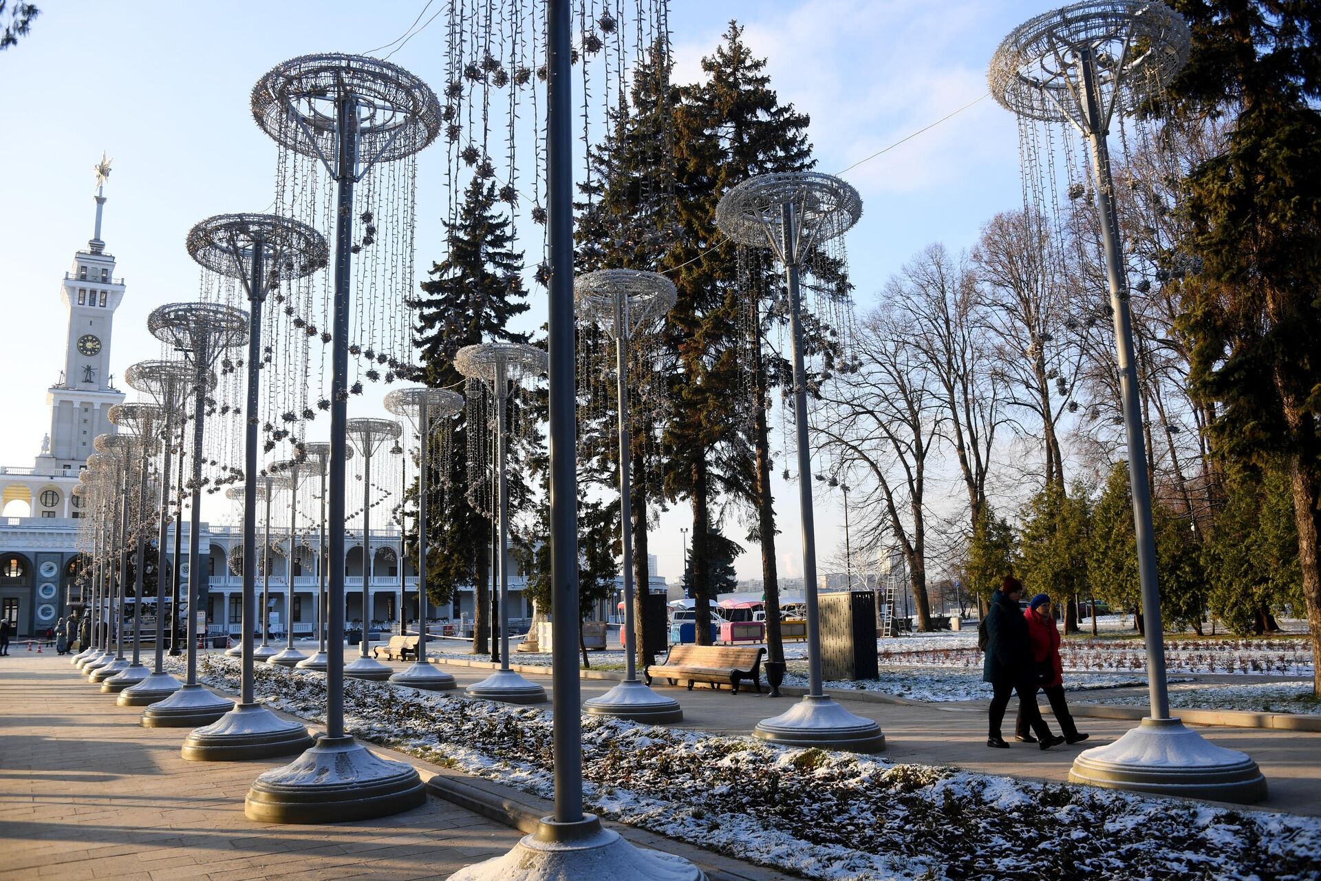 Монтаж новогодних конструкций в Москве - РИА Новости, 1920, 15.12.2020