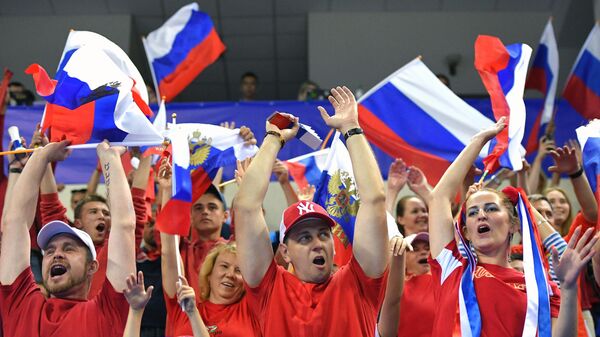 Российские болельщики во время матча олимпийского квалификационного турнира по волейболу между женскими сборными России и Мексики.
