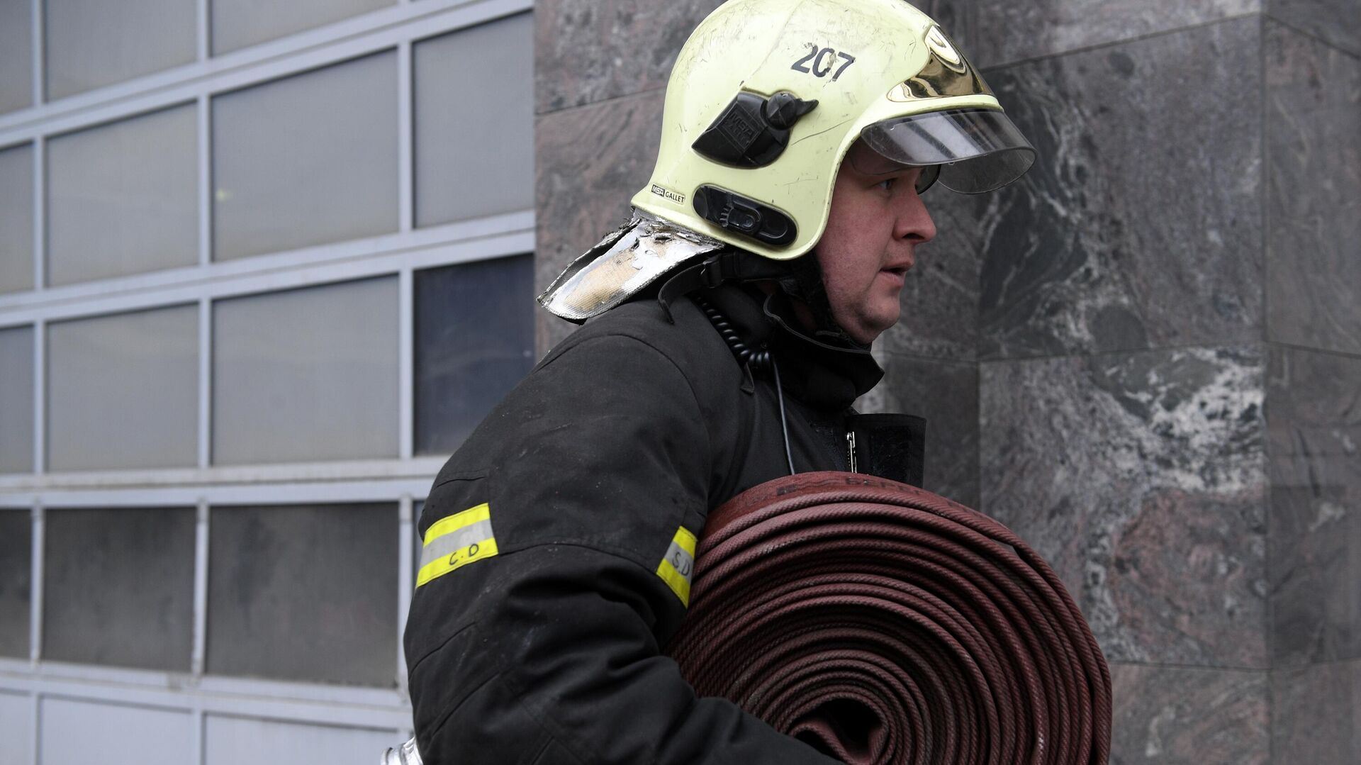 Показательные выступления работников Пожарно-спасательного центра Москвы - РИА Новости, 1920, 05.12.2022