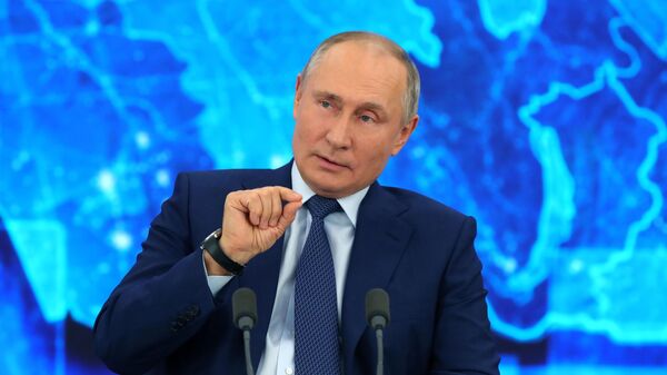Президент РФ Владимир Путин на большой ежегодной пресс-конференции в режиме видеоконференции