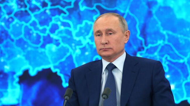 Президент РФ Владимир Путин на большой ежегодной пресс-конференции в режиме видеоконференции