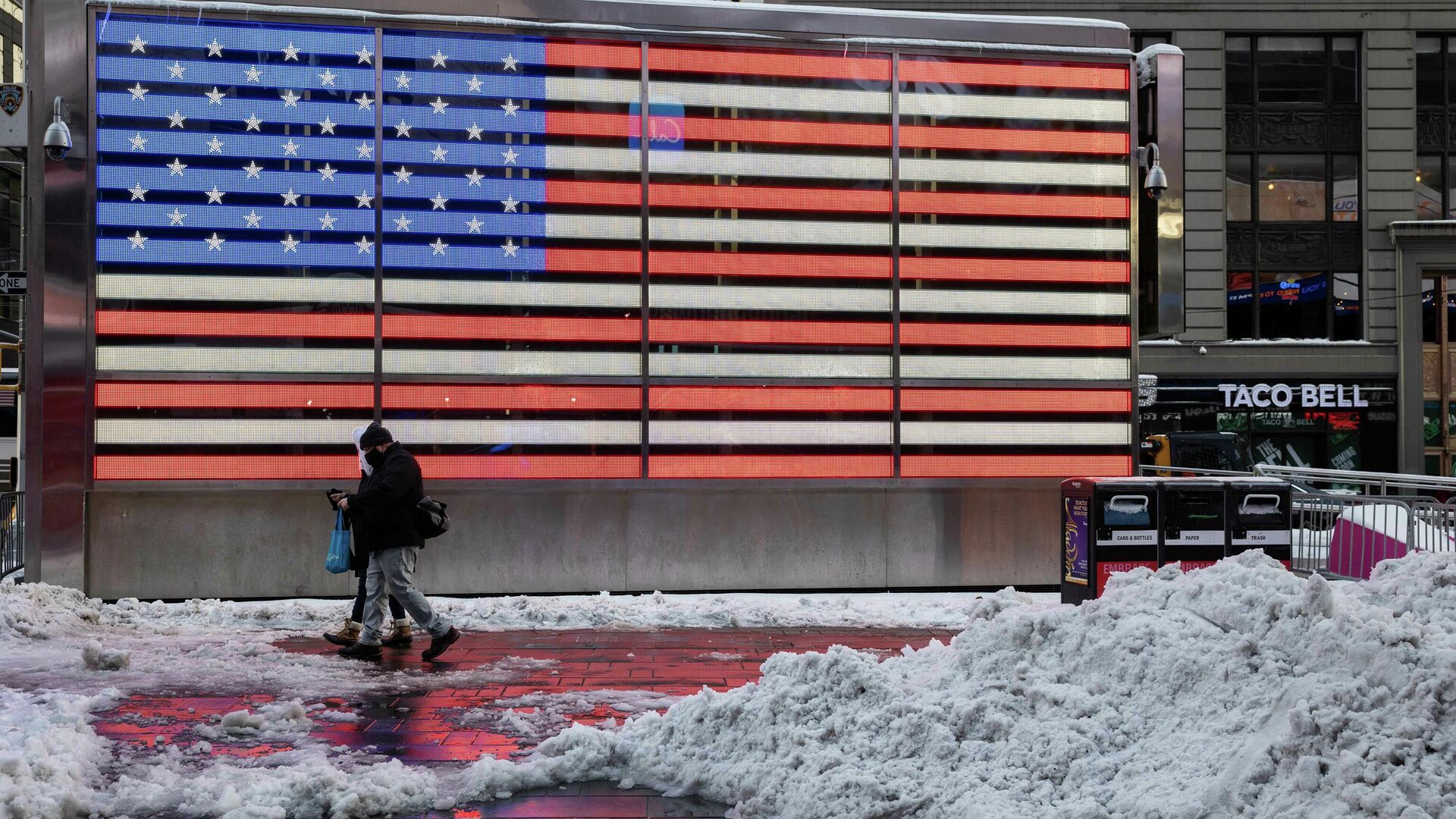 Снег на Таймс-сквер в Нью-Йорке - РИА Новости, 1920, 19.01.2022