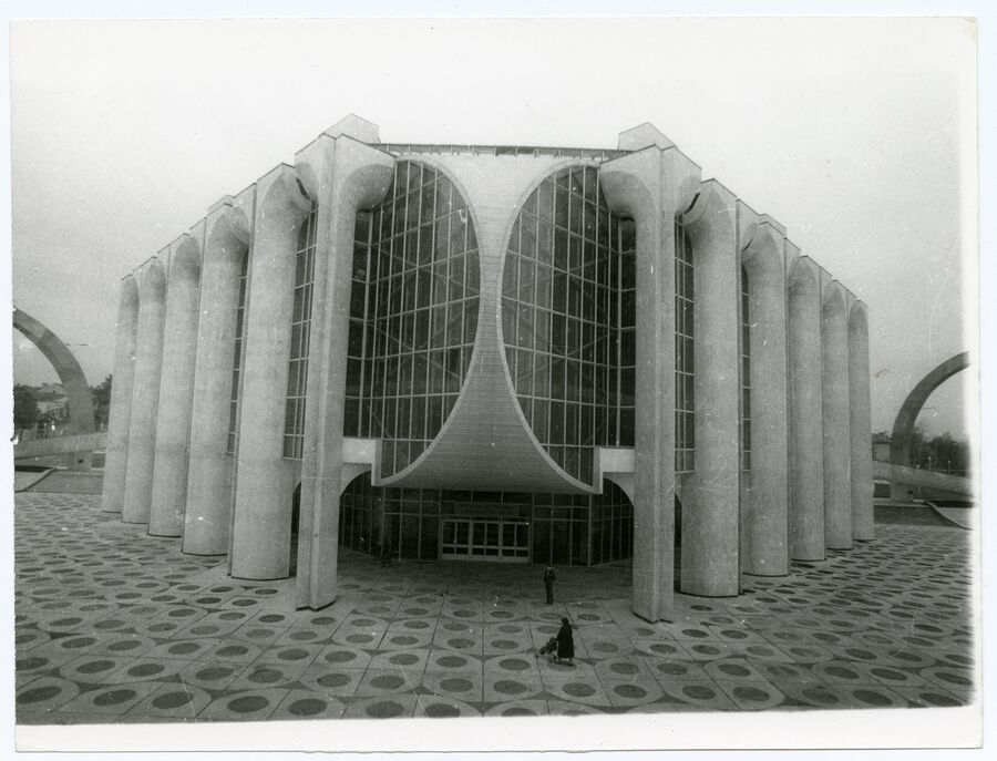 Фасад Новгородского театра драмы имени Ф.М.Достоевского