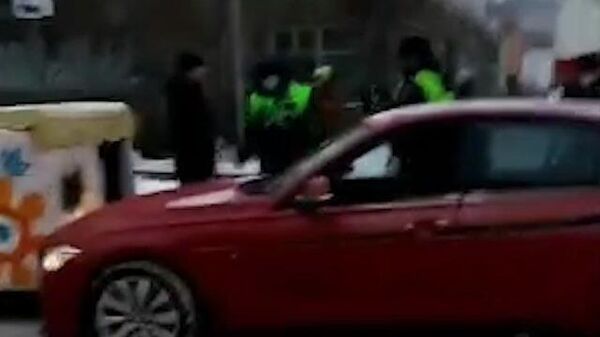 Емеля на дороге: BMW столкнулся с печкой на юго-западе Москвы