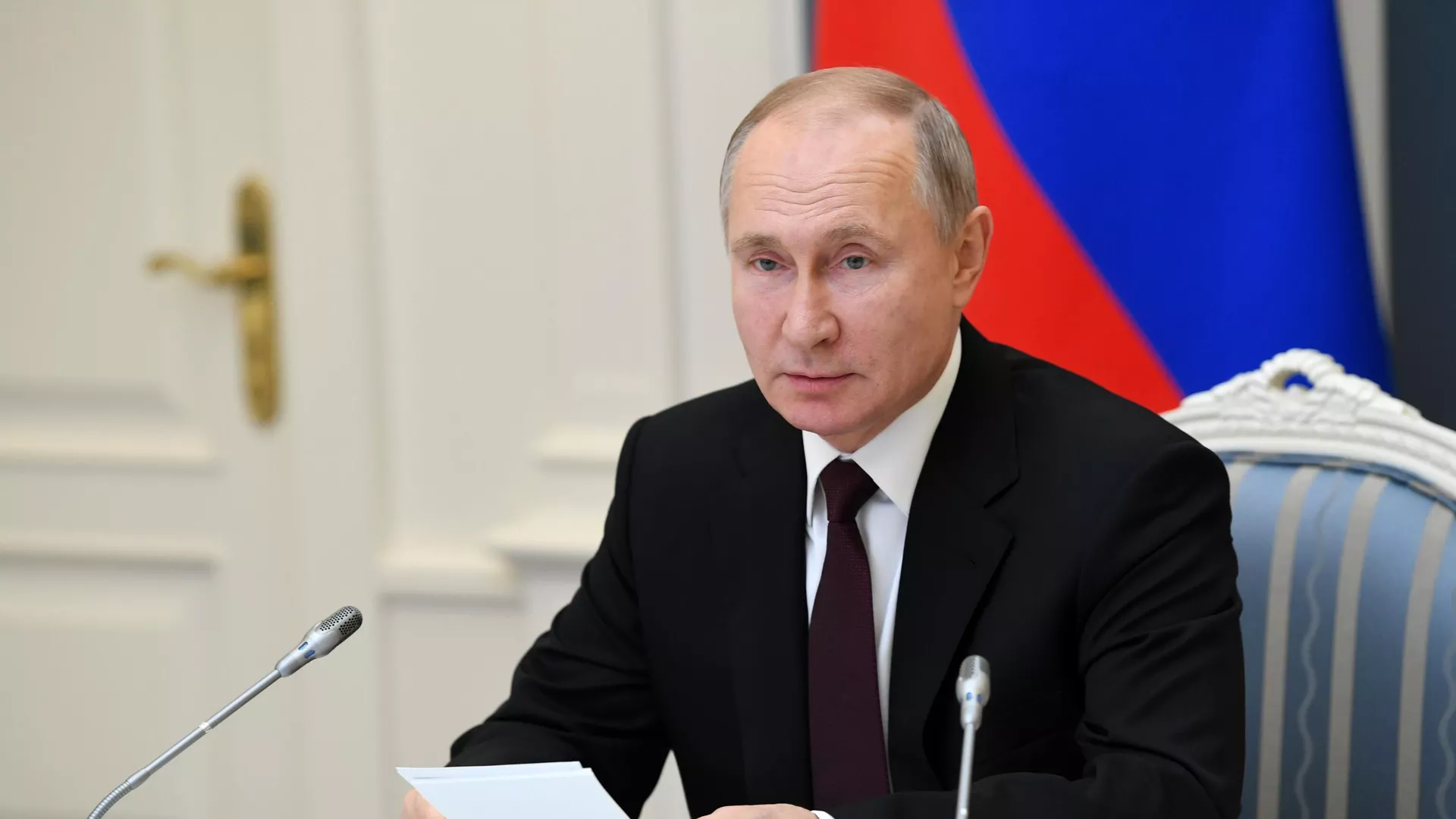 Президент РФ Владимир Путин проводит видеоконференцию о сотрудничестве в области профилактики коронавирусной инфекции Президент РФ Владимир Путин проводит видеоконференцию о сотрудничестве в области профилактики коронавирусной инфекции - РИА Новости, 1920, 22.12.2020