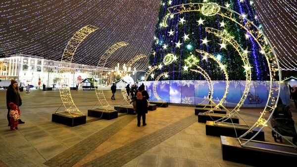 Новогодняя елка на Соборной площади в Белгороде