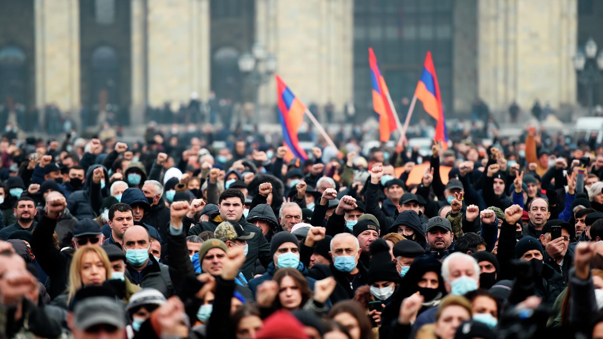 Противники премьер-министра Армении Никола Пашиняна проводят митинг на площади Республики в Ереване - РИА Новости, 1920, 25.02.2021