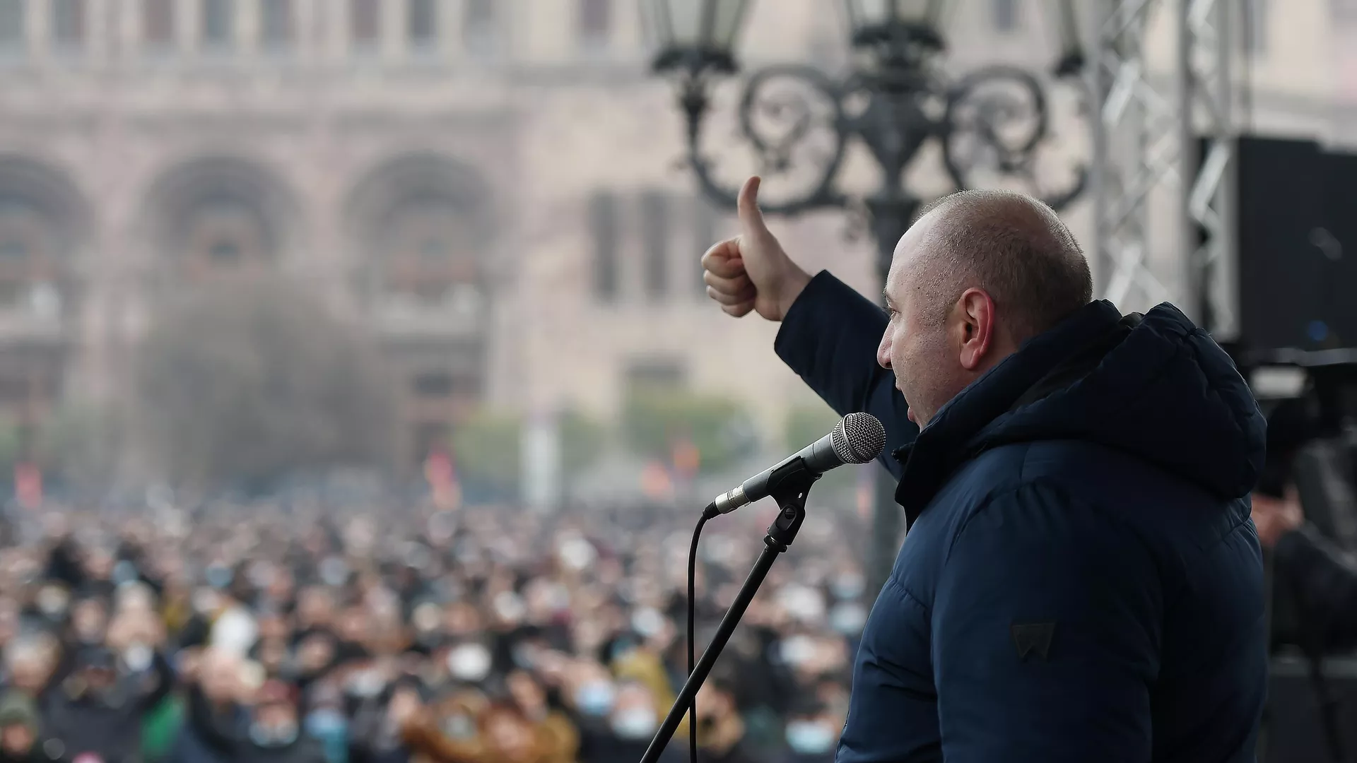 Андраник Теванян выступает на митинге оппозиции на площади Республики в Ереване - РИА Новости, 1920, 16.09.2024