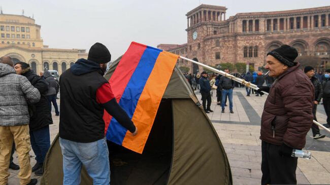 Участники акции протеста в Ереване