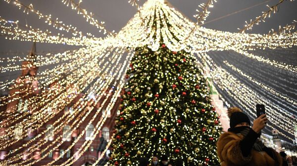 Новогодняя елка на Манежной площади в Москве