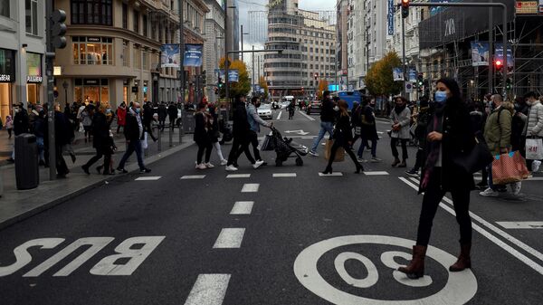 Люди в центре Мадрида, Испания