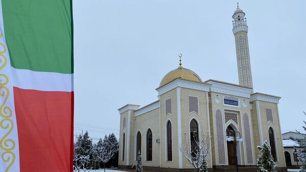 Храмовый комплекс из мечети и православной церкви на территории 46-й бригады Росгвардии в Чечне