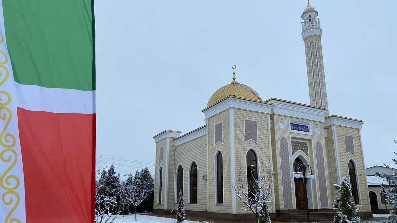 Первый комплекс из мечети и церкви открыли в Чечне для бригады Росгвардии -  РИА Новости, 15.03.2021