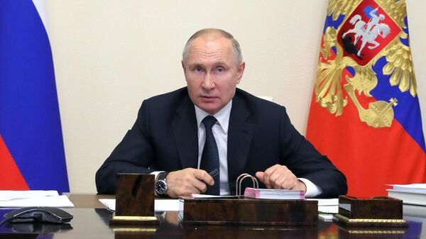 Президент России Владимир Путин проводит в режиме видеоконференции совместное заседание Государственного совета и Совета при президенте РФ по стратегическому развитию и национальным проектам.