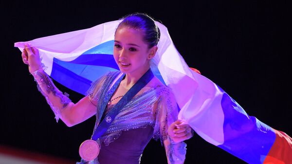 Камила Валиева (Россия), завоевавшая золотую медаль в женском одиночном катании на чемпионате мира среди юниоров в Таллине.