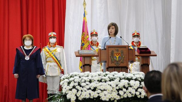 Избранный президент Молдавии Майя Санду на церемонии инаугурации во Дворце Республики в Кишиневе