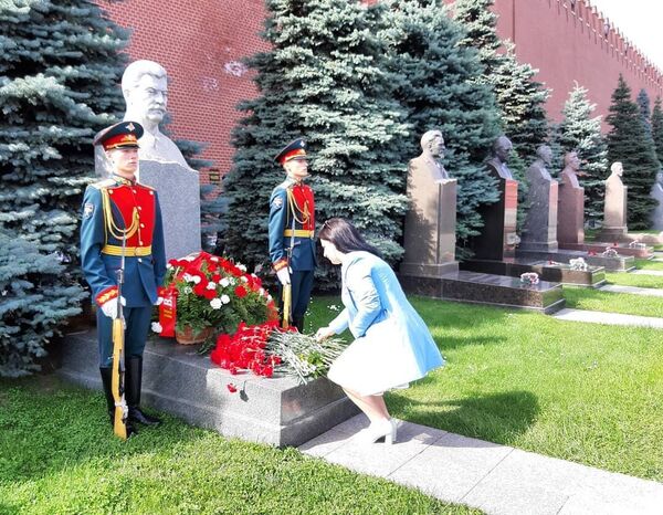 Возложение цветов и оцифровка памятного места в Москве