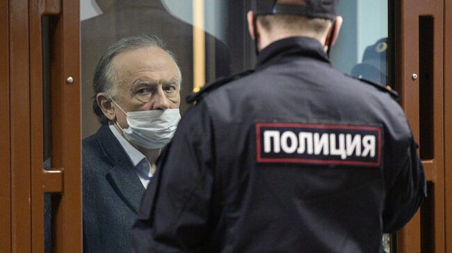 Историк Олег Соколов во время оглашения приговора в зале судебного заседания Октябрьского районного суда Санкт-Петербурга Историк Олег Соколов во время оглашения приговора в зале судебного заседания Октябрьского районного суда Санкт-Петербурга