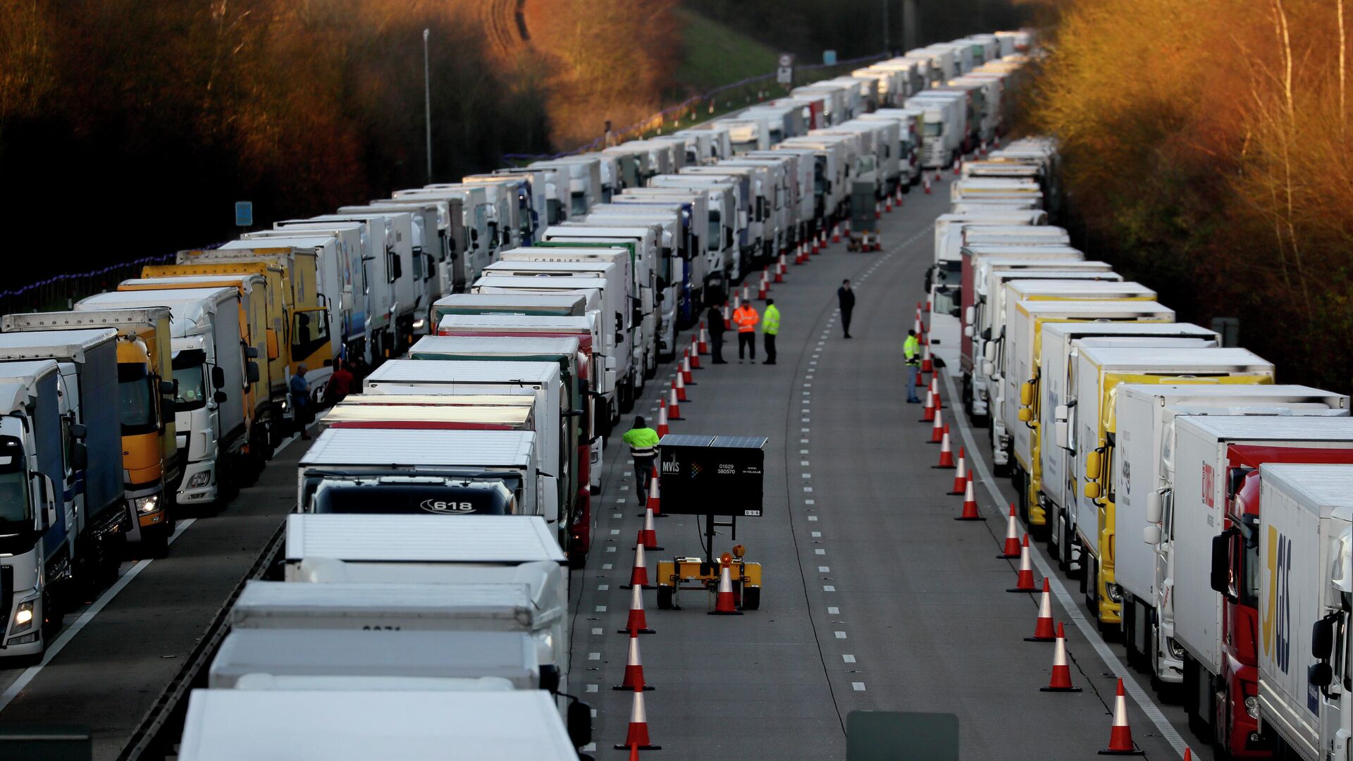 Грузовики - РИА Новости, 1920, 30.07.2025