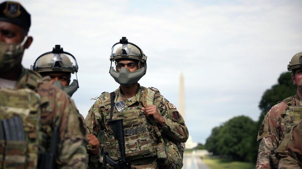 Американские военные и сотрудники Национальной гвардии