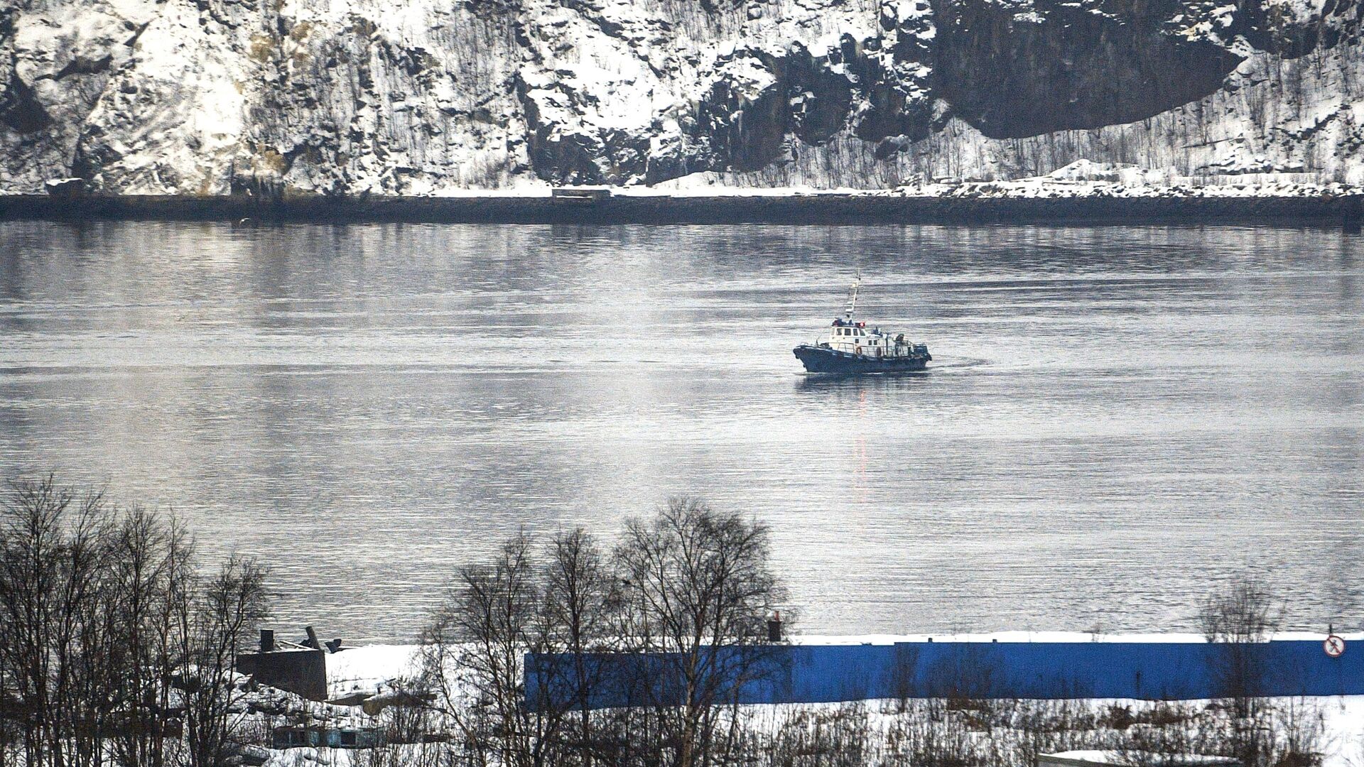 Катер в Мурманском морском торговом порту - РИА Новости, 1920, 01.01.2021