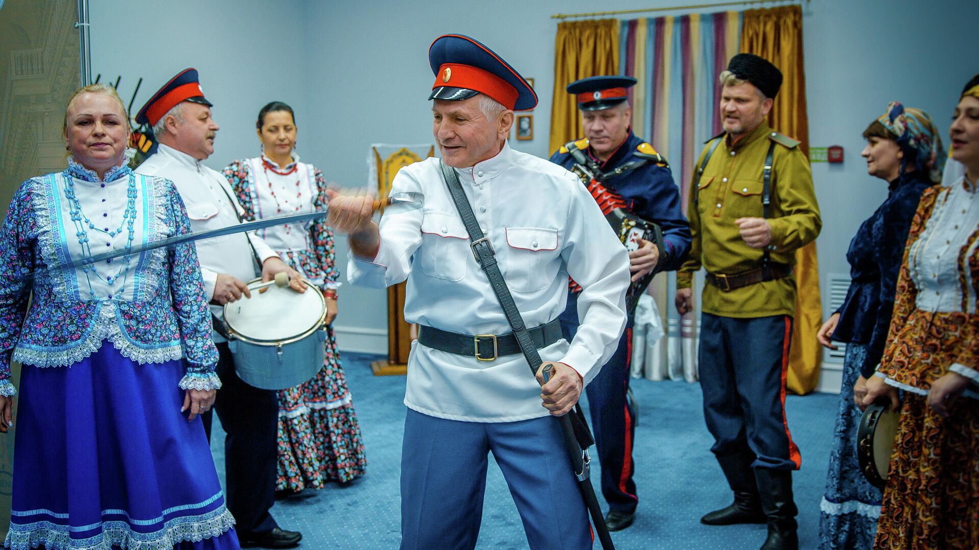 Название традиционных видов одежды, входящих в женский костюм, в донских говорах