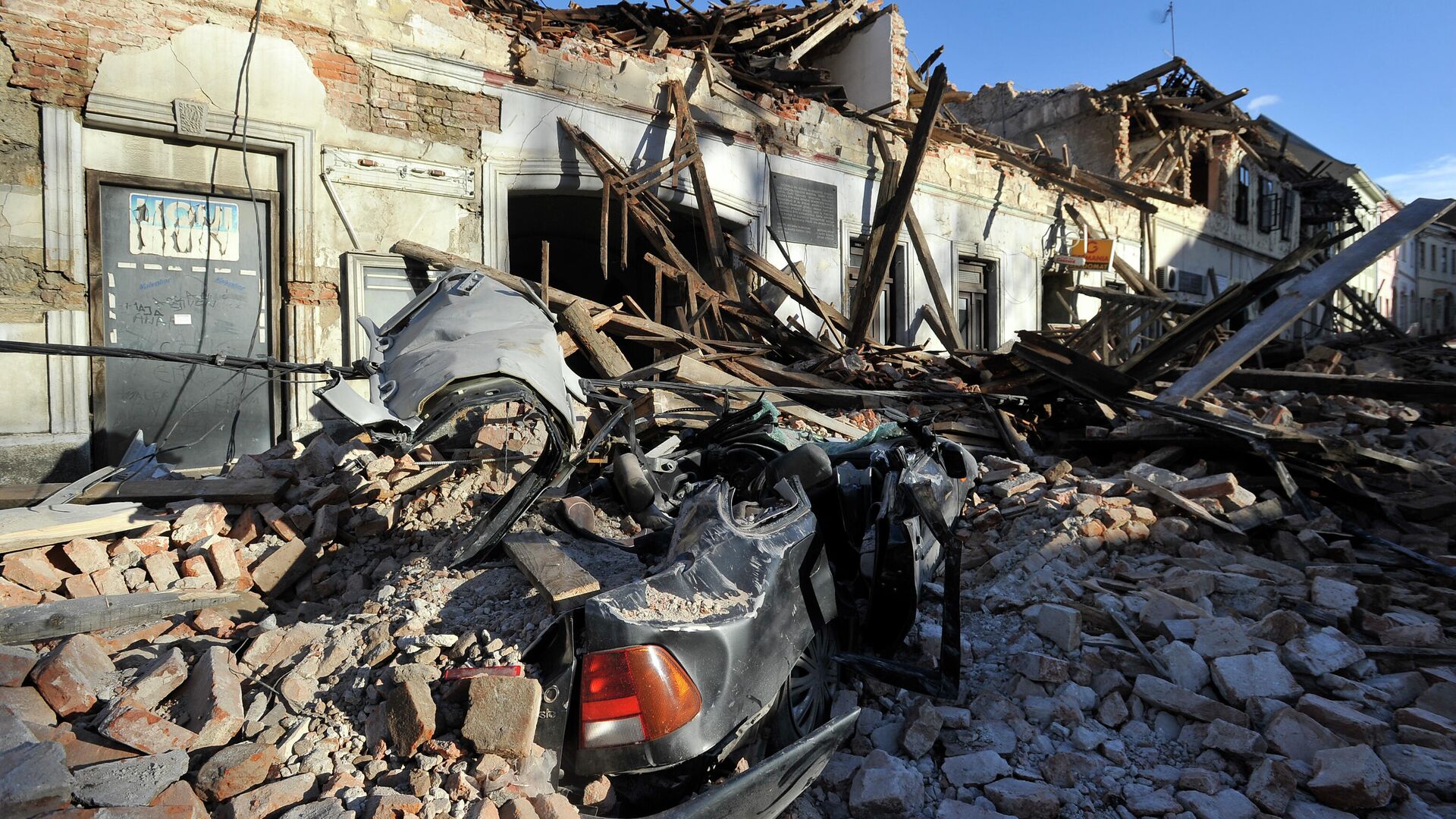 Здание, поврежденное в результате землетрясения в  Хорватии - РИА Новости, 1920, 29.12.2020