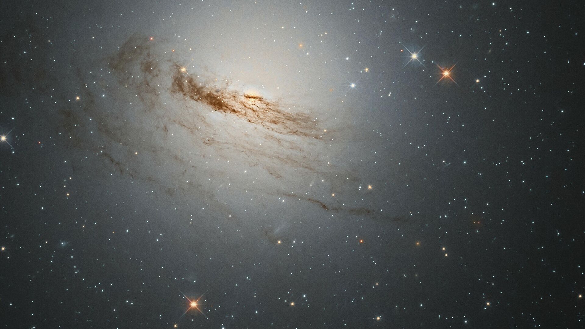 Линзовидная галактика NGC 1947 в созвездии Золотая Рыба - РИА Новости, 1920, 05.01.2021