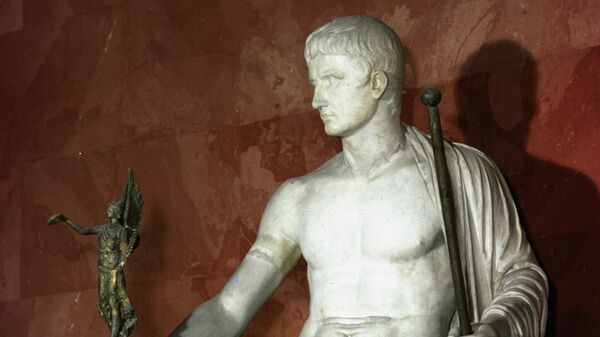 Статуя императора Октавиана Августа в образе Юпитера