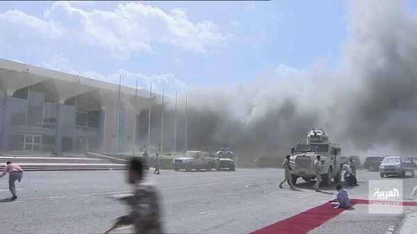 Взрывы в аэропорту Йемена. Кадры с места обстрела