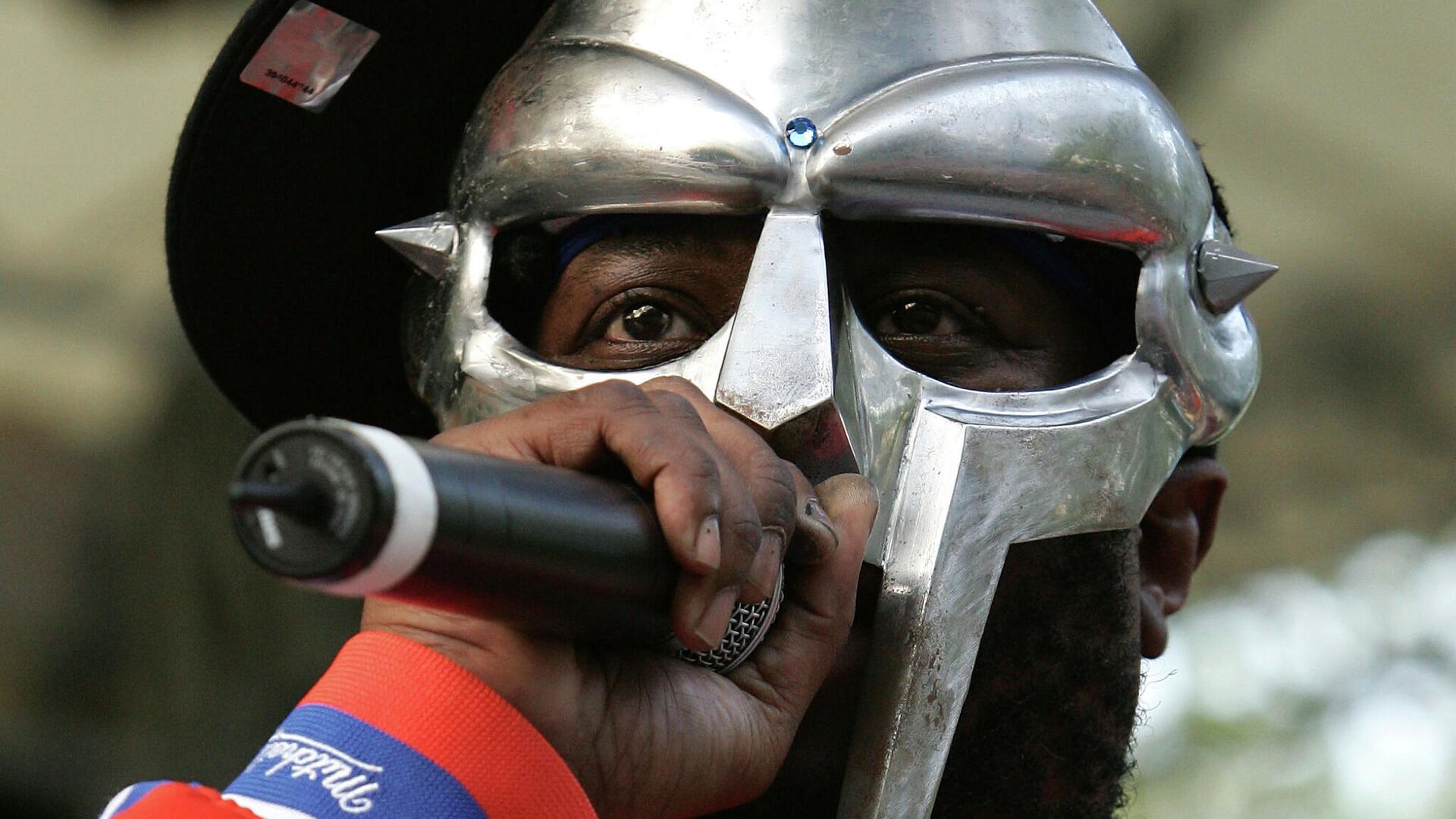 Британский рэпер MF Doom, известный постоянным ношением маски - РИА Новости, 1920, 01.01.2021