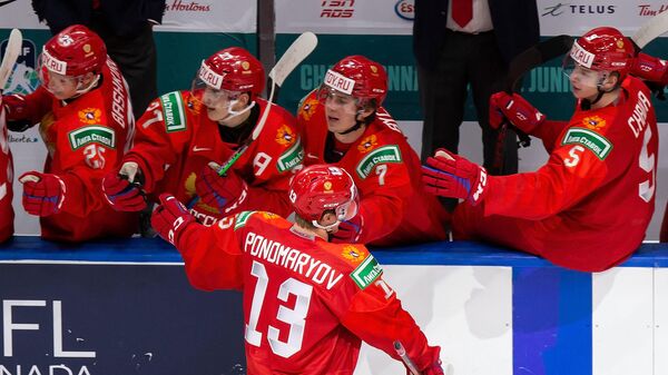 Игрок молодежной сборной России по хоккею Василий Пономарев