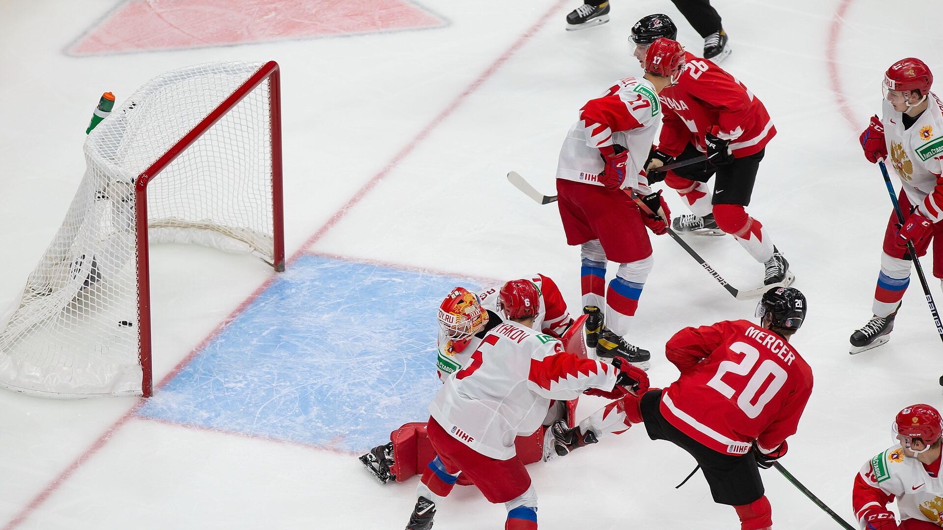 EDMONTON, AB - JANUARY 04: Philip Tomasino #26 and Dawson Mercer #20 of Canada look on as the puck sails past goaltender Yaroslav Askarov #1 of Russia during the 2021 IIHF World Junior Championship semifinals at Rogers Place on January 4, 2021 in Edmonton, Canada.   Codie McLachlan/Getty Images/AFP - РИА Новости, 1920, 05.01.2021