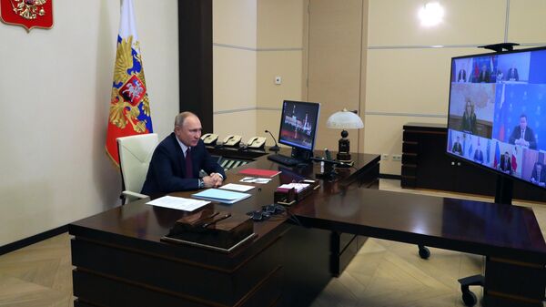Президент РФ Владимир Путин провел совещание по вопросам социальной защиты населения