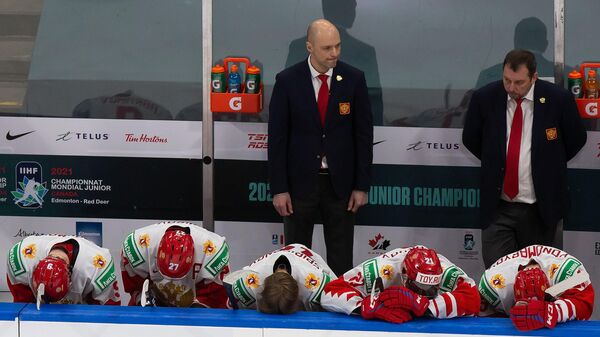 EDMONTON, AB - JANUARY 05: Team Russia reacts after losing to Finland during the 2021 IIHF World Junior Championship bronze medal game at Rogers Place on January 5, 2021 in Edmonton, Canada.   Codie McLachlan/Getty Images/AFP