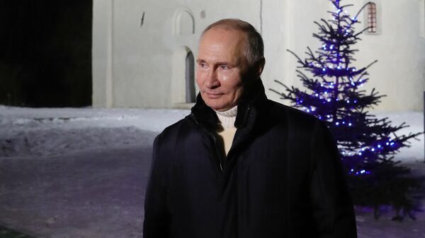 Президент РФ Владимир Путин после посещения Рождественского богослужения в церкви Николы на Липне