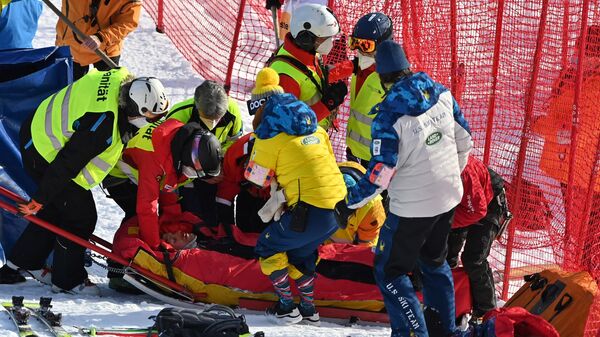Эвакуация американского горнолыжника Томми Форда после падения на этапе Кубка мира