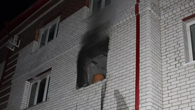 Пожар в трехэтажном жилом доме в Благовещенске, Амурская область