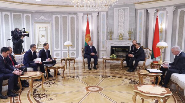Александр Лукашенко (в центре слева) и Рене Фазель (в центре справа) 