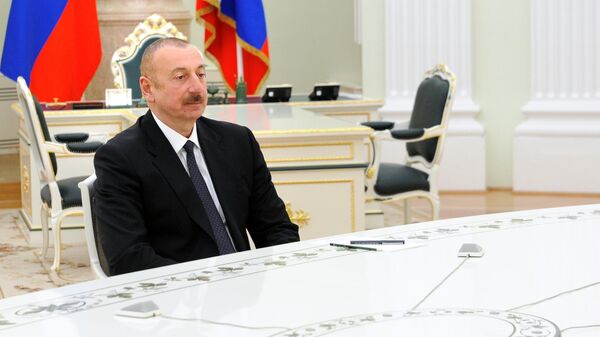 Президент Азербайджана Ильхам Алиев во время трехсторонних переговоров лидеров России, Азербайджана и Армении по поводу ситуации в Нагорном Карабахе